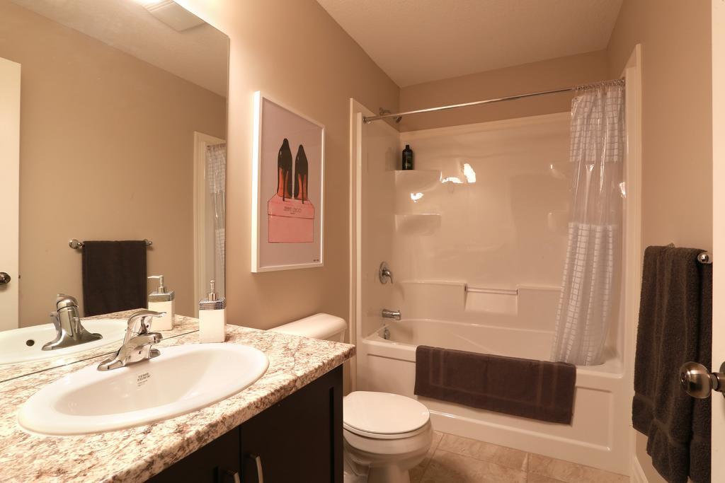Boardwalk Homes - Executive Townhomes Kitchener Værelse billede